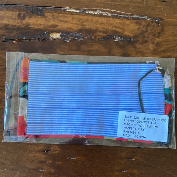 Johnny Was Silk Charmeuse Mask - Picture 2 of 2